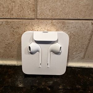 Apple Earpods Earbud Headphones - Wired Lightning